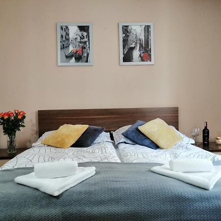 Ferienwohnung Cicha Przystan Apartament Starowka Kolberg Exterior foto